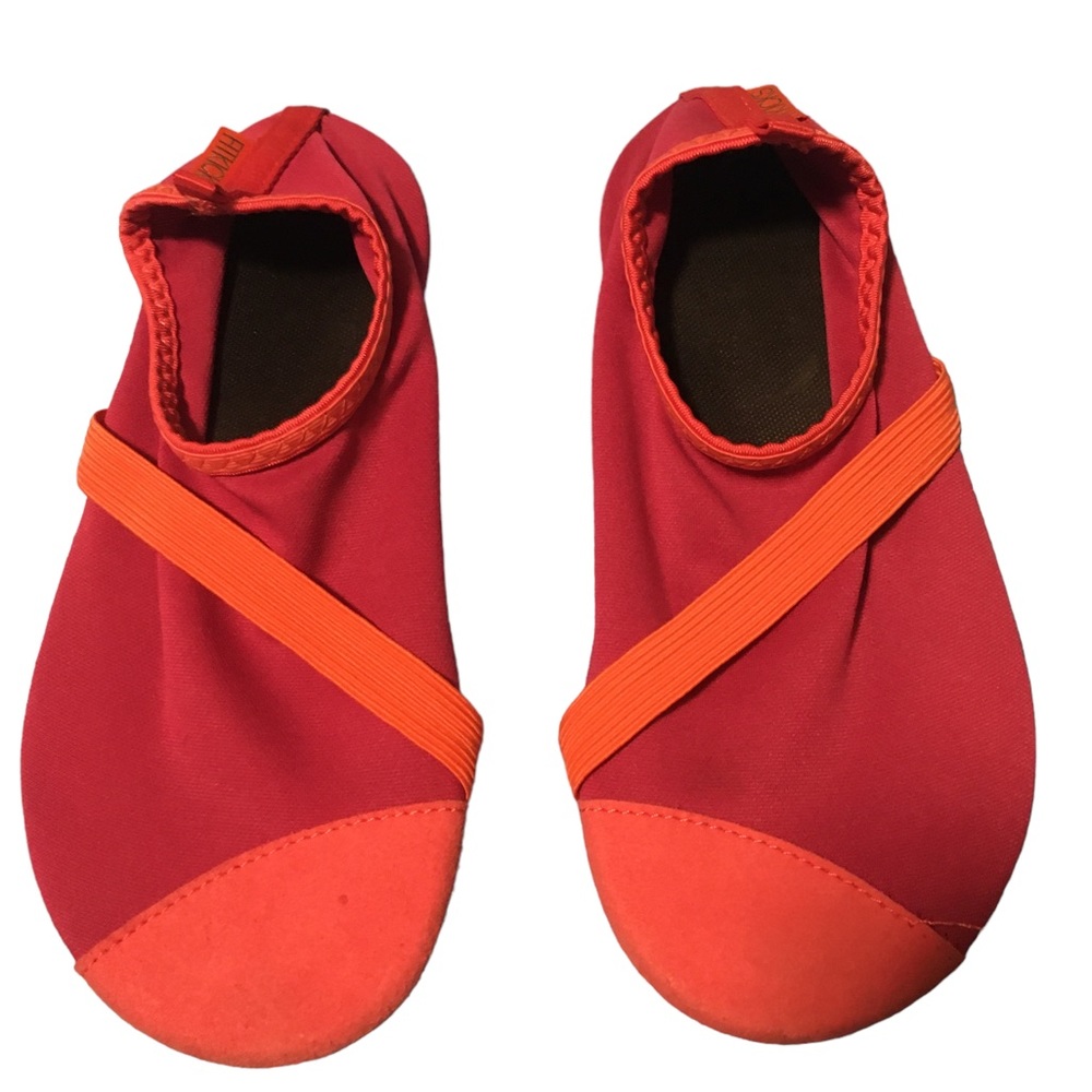 ✈️Travel shoes, Slip ons FitKicks size 6